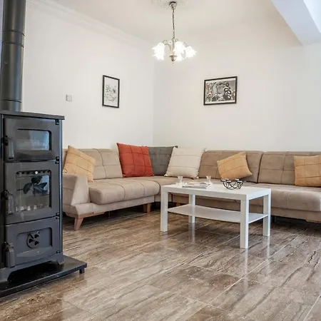 Lale - 4 Bed With Kitchen And Garden! Villa Serik