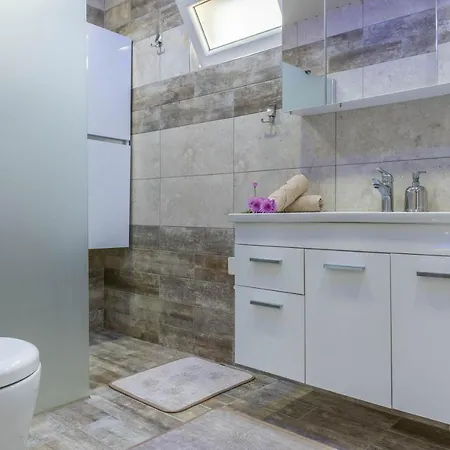 Villa Lale - 4 Bed With Kitchen And Garden!