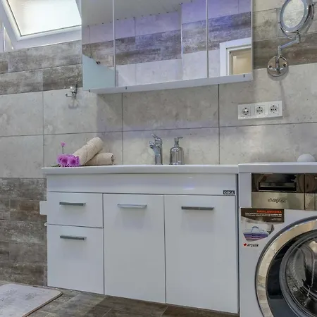 Lale - 4 Bed With Kitchen And Garden! Villa