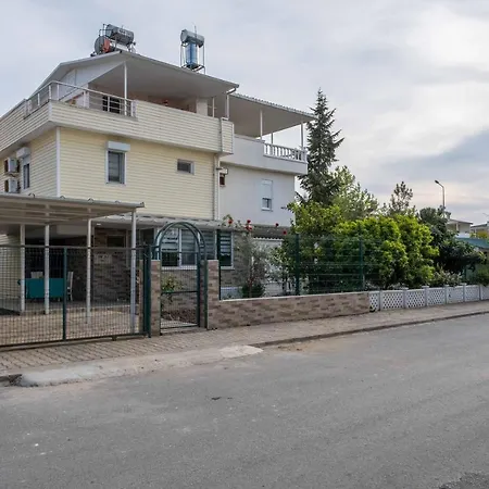 Villa Lale - 4 Bed With Kitchen And Garden! Serik