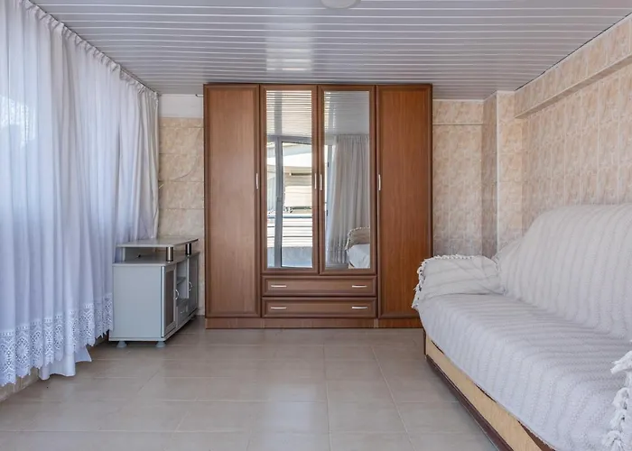 Lale - 4 Bed With Kitchen And Garden! * Serik