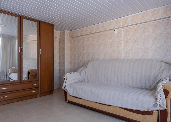 Lale - 4 Bed With Kitchen And Garden! *