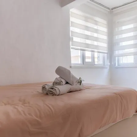 Lale - 4 Bed With Kitchen And Garden! 빌라