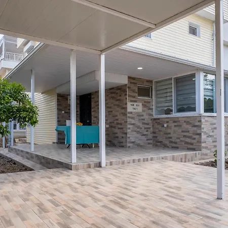 Lale - 4 Bed With Kitchen And Garden! * Serik