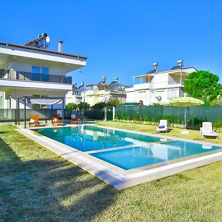 Lale - 4 Bed With Kitchen And Garden! Serik