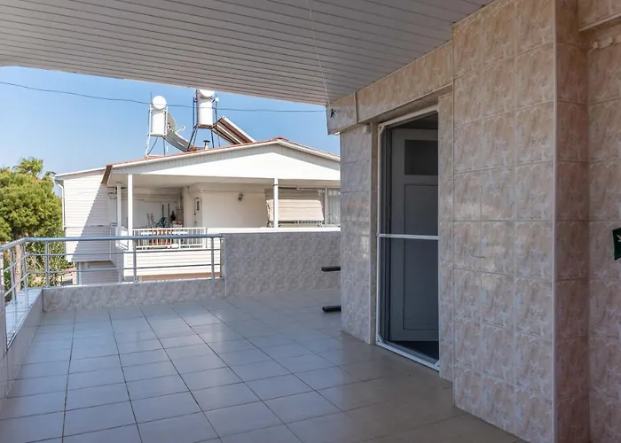 Lale - 4 Bed With Kitchen And Garden! *