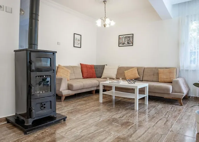 Lale - 4 Bed With Kitchen And Garden! Villa Serik