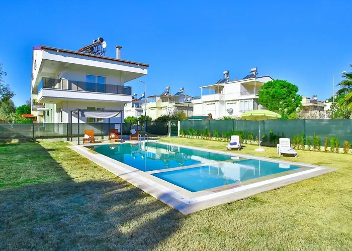 Lale - 4 Bed With Kitchen And Garden! Serik